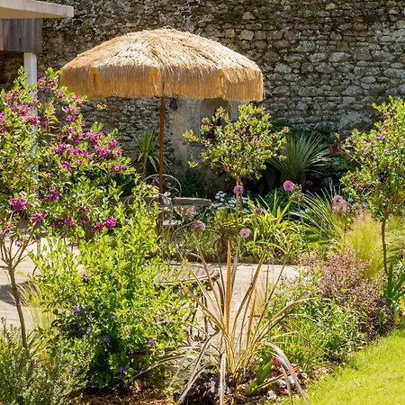 D'hote Et Du Jardin Des Corsaires * سان مالو